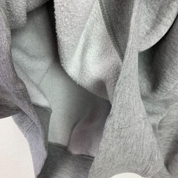 NFL Tampa Bay Buccaneers Gray Red Pirate Flag Sweatshirt Mens Large - Picture 5 of 6